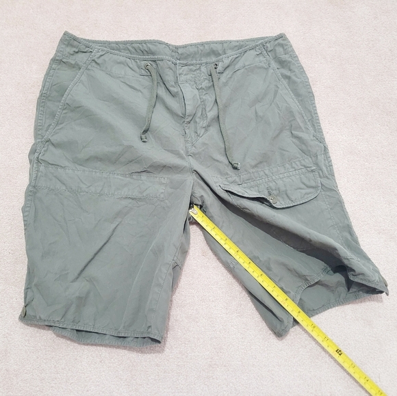 Woman's olive green 100% cotton cargo shorts size MEDIUM - Picture 6 of 10